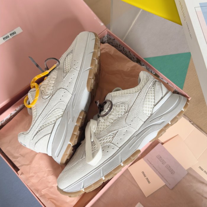 Кросівки фото 6