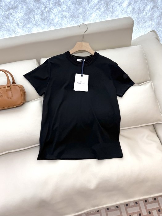 Футболка жіноча фото 3