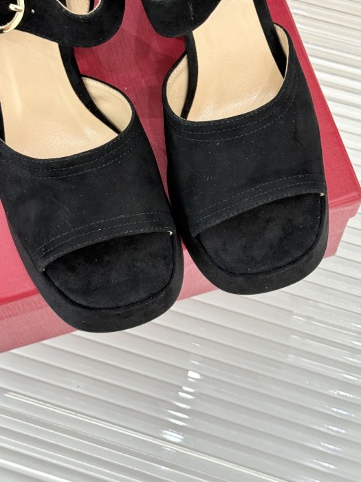 Босоножки фото 7