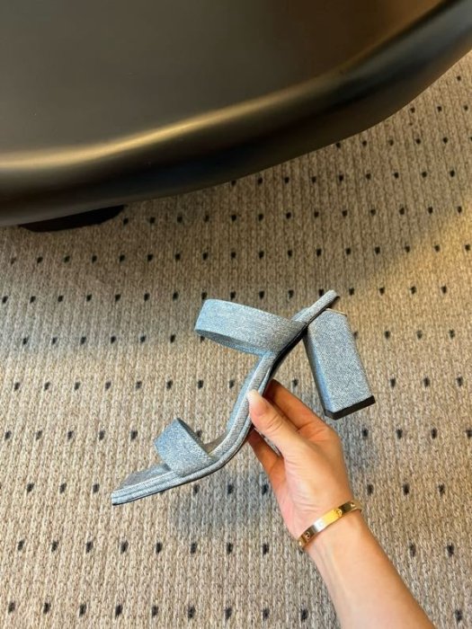 Босоножки фото 5