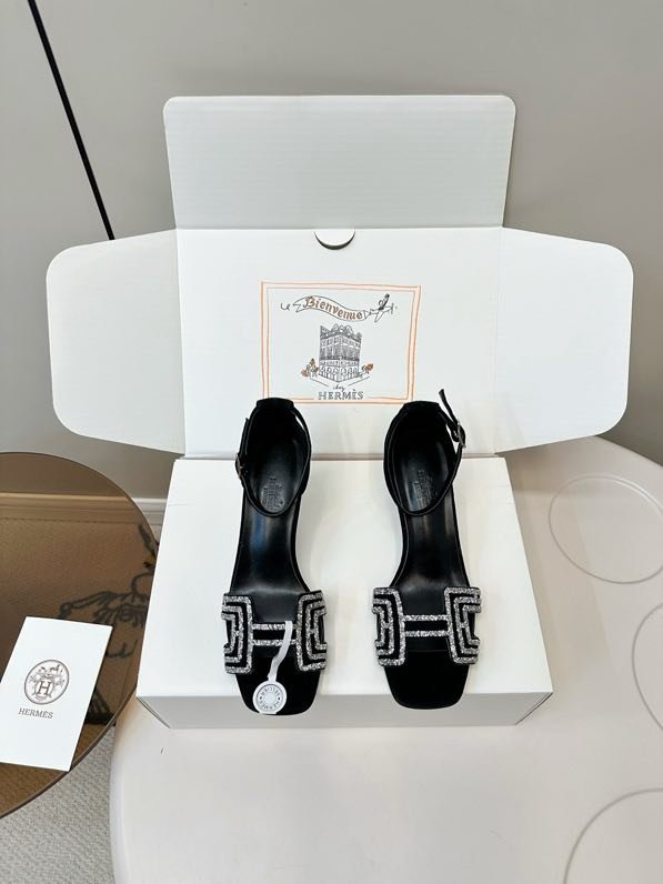 Босоножки фото 6