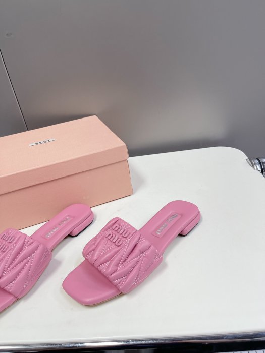 Шлепанцы фото 3