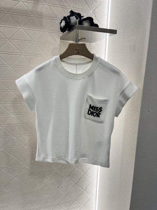 Футболка жіноча