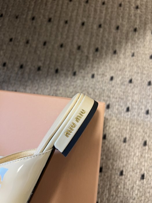 Босоножки фото 5