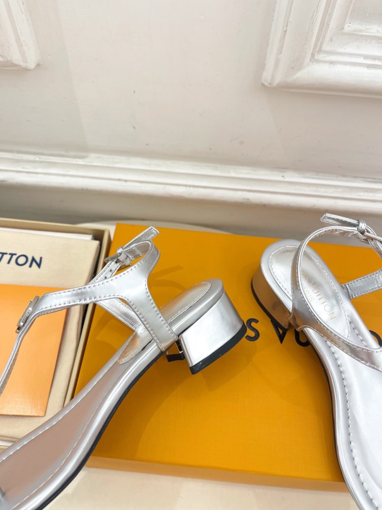 Сандалии женские фото 7