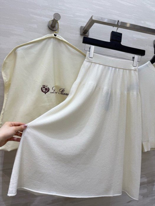 Костюм женский фото 2