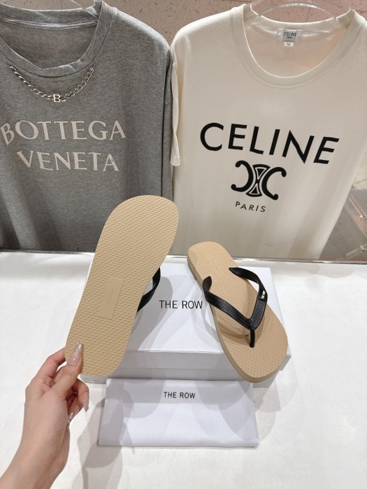 Шлепанцы женские фото 9