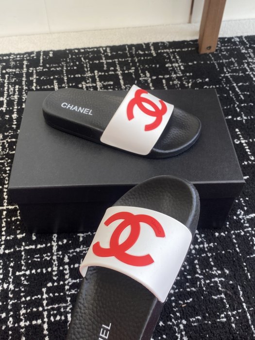 Шлепанцы женские фото 5