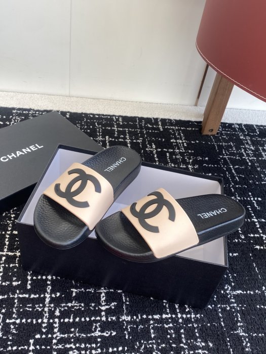 Шлепанцы женские фото 3