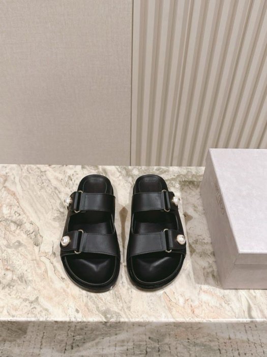 Шльопанці жіночі