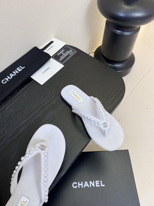 Шлепанцы женские фото 3