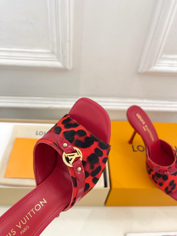 Босоножки фото 6