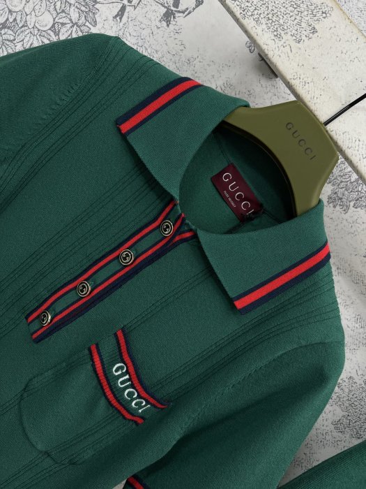 Костюм жіночий фото 4