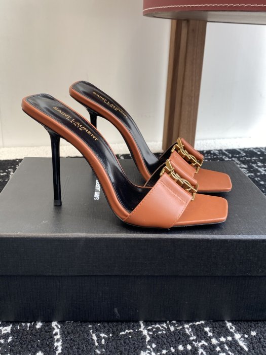 Босоножки фото 2