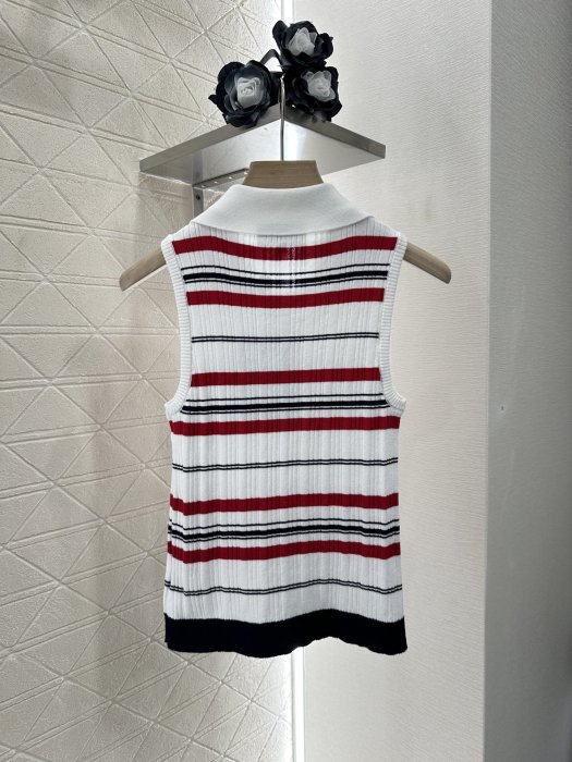 T-shirt women's фото 2