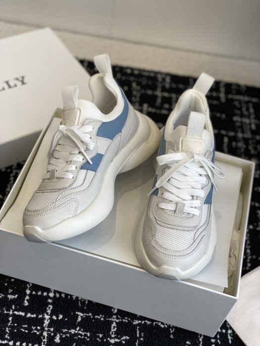 Кросівки жіночі фото 5