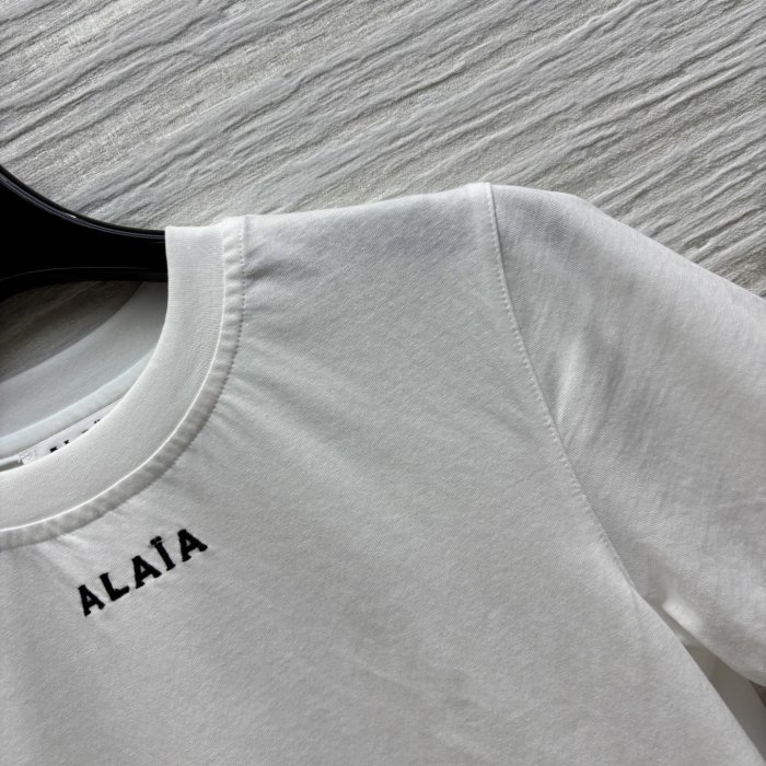 T-shirt women's фото 4