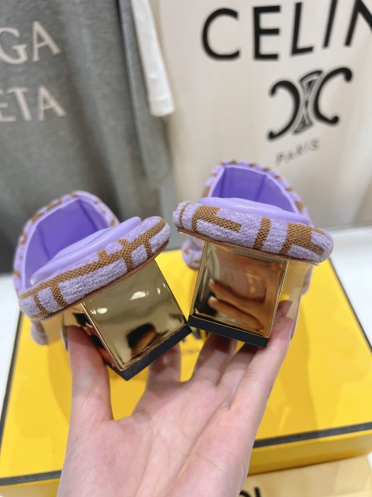 Шлепанцы фото 8