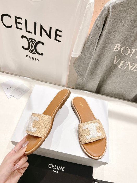 Шлепанцы женские фото 2