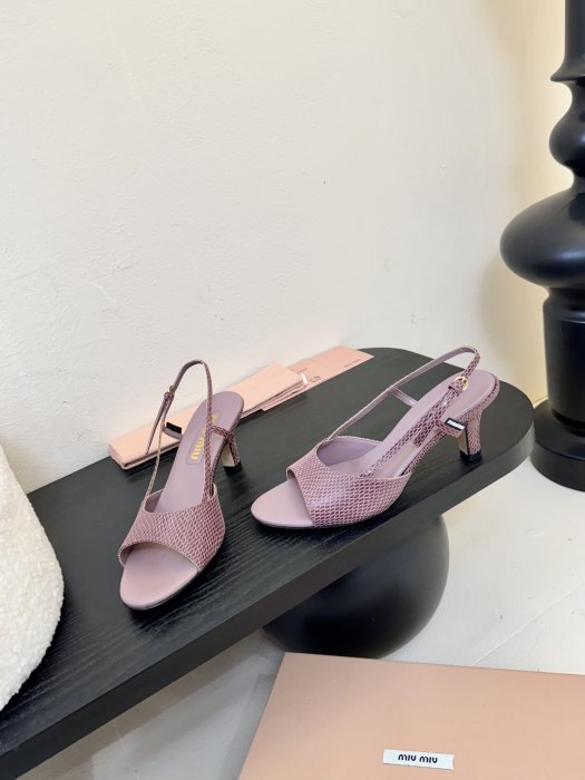 Босоножки фото 3