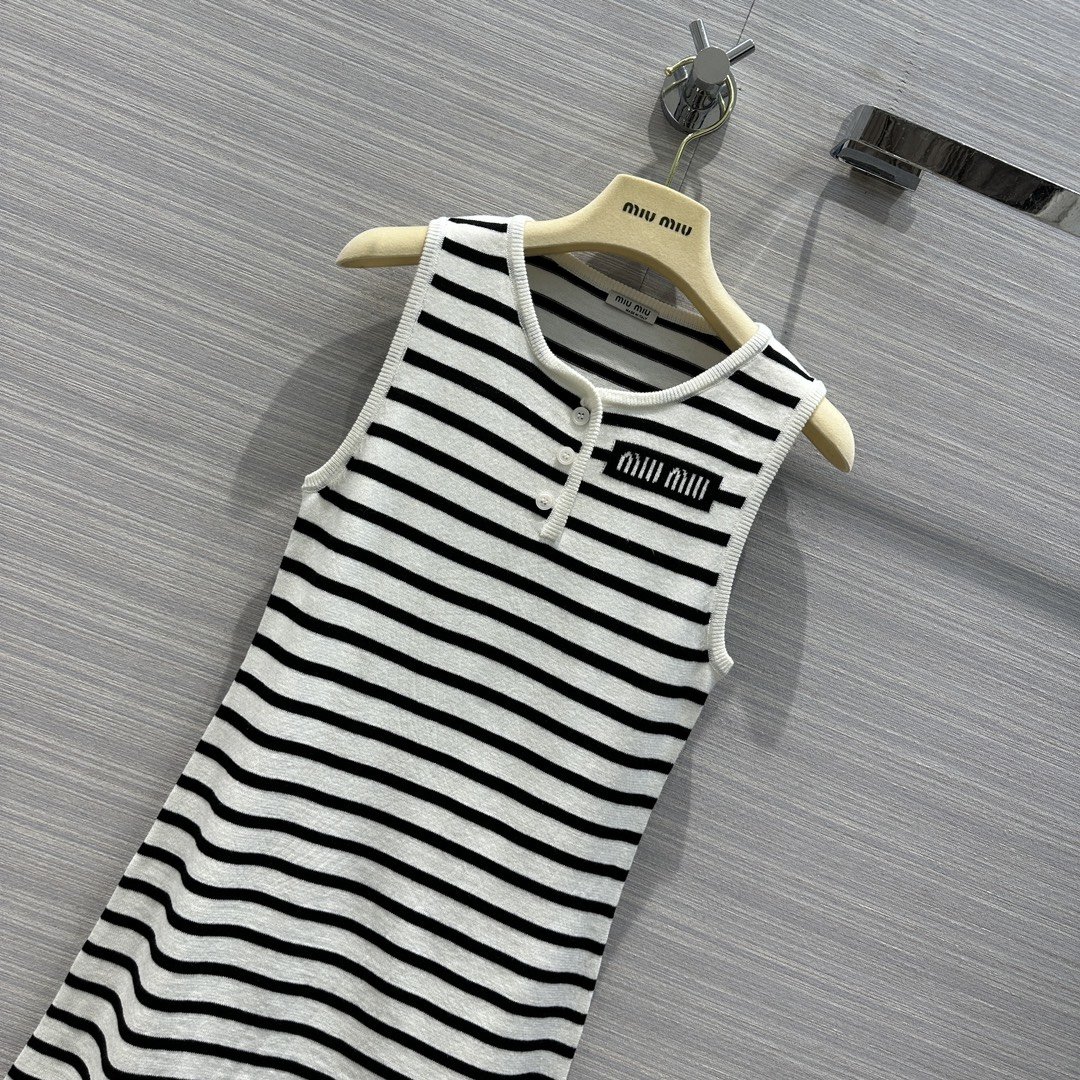 Вязаное dress at black-white strip фото 2
