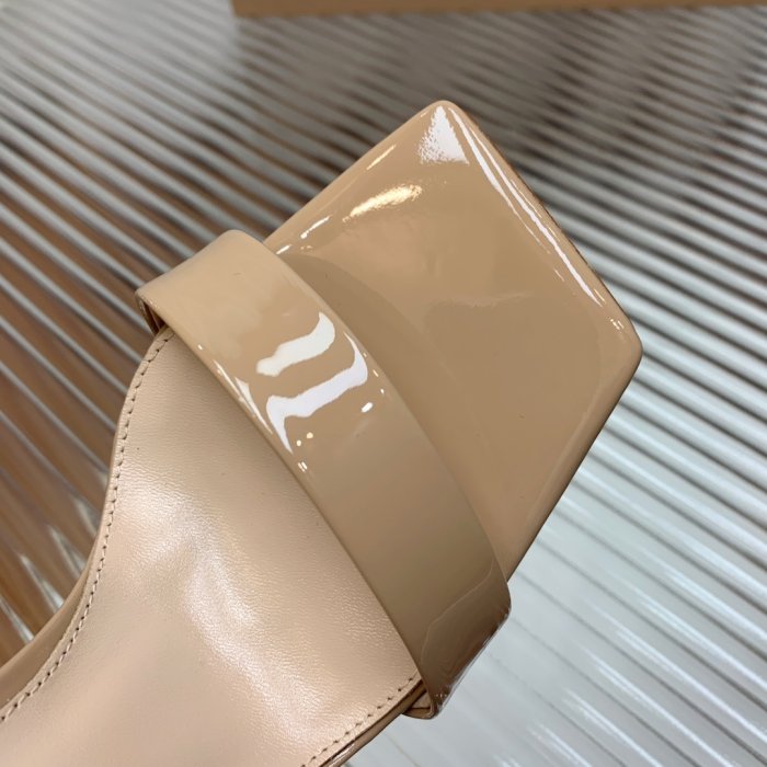 Босоножки фото 8