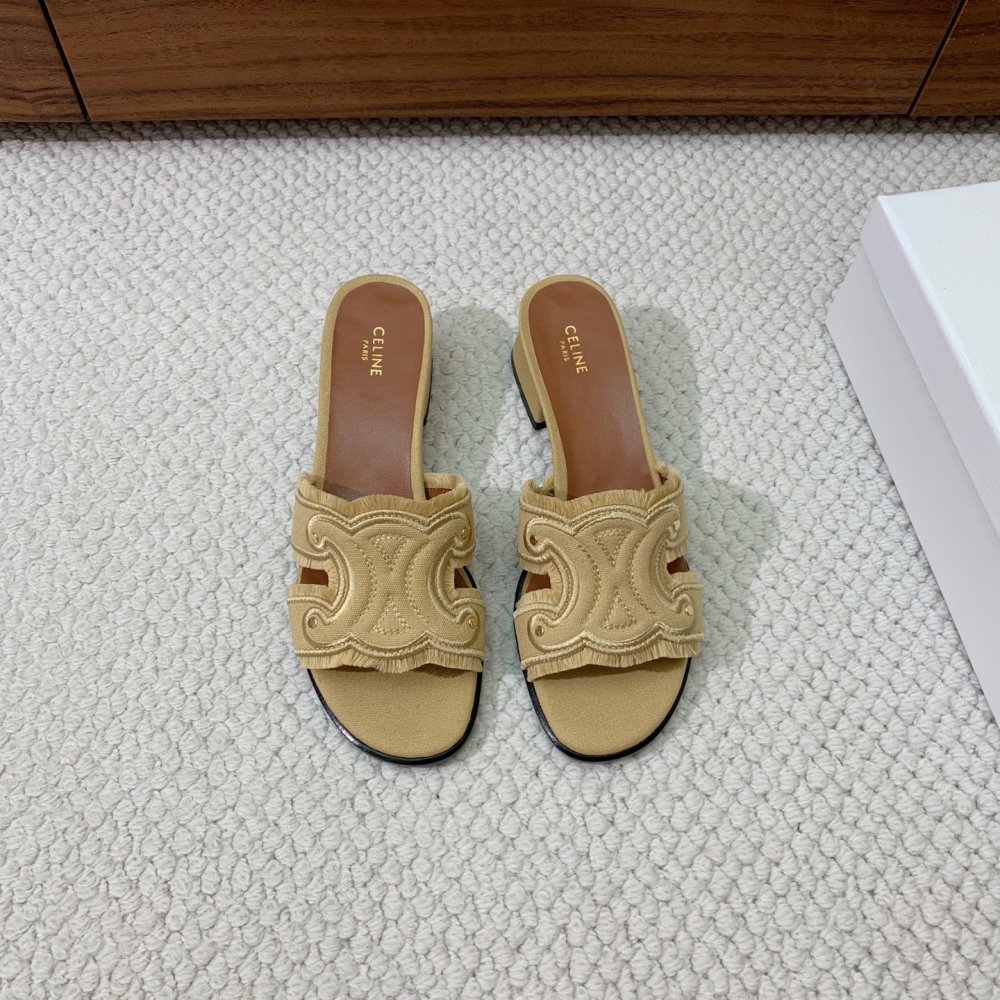 Шлепанцы женские