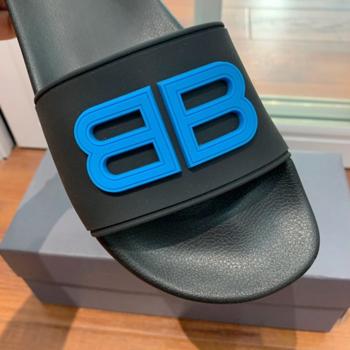 Шлепанцы фото 8