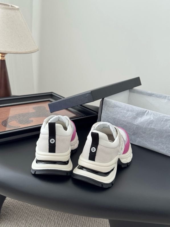 Кроссовки женские фото 2