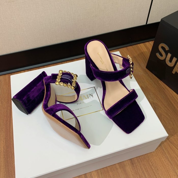 Босоножки фото 5