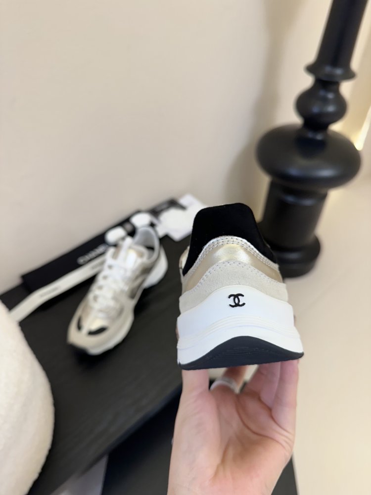 Кроссовки женские фото 6