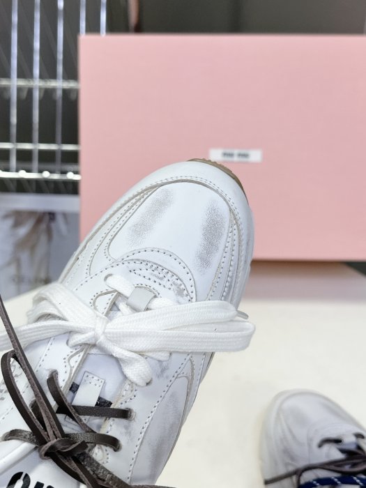 Кроссовки женские фото 9