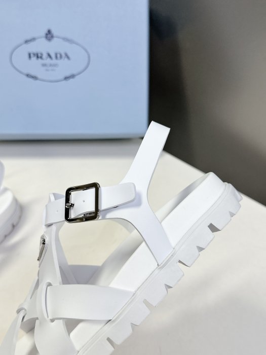 Сандалии женские фото 9