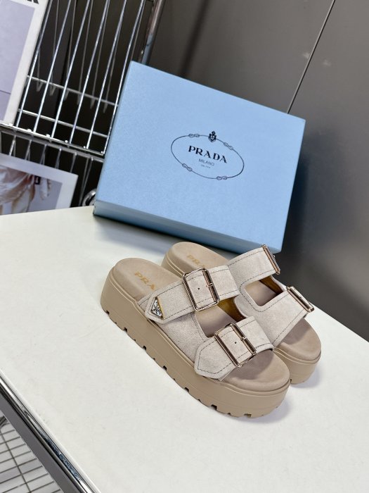 Шлепанцы фото 2