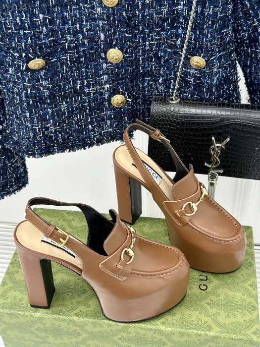 Sandals on high heel and platform фото 3