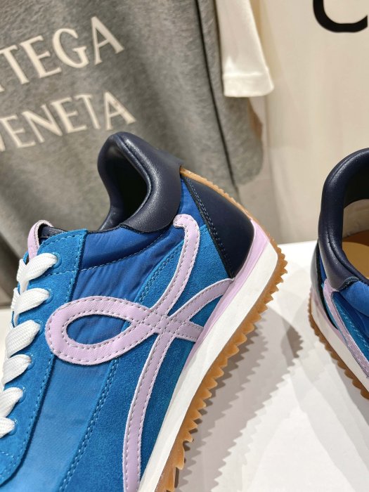 Кроссовки женские фото 7