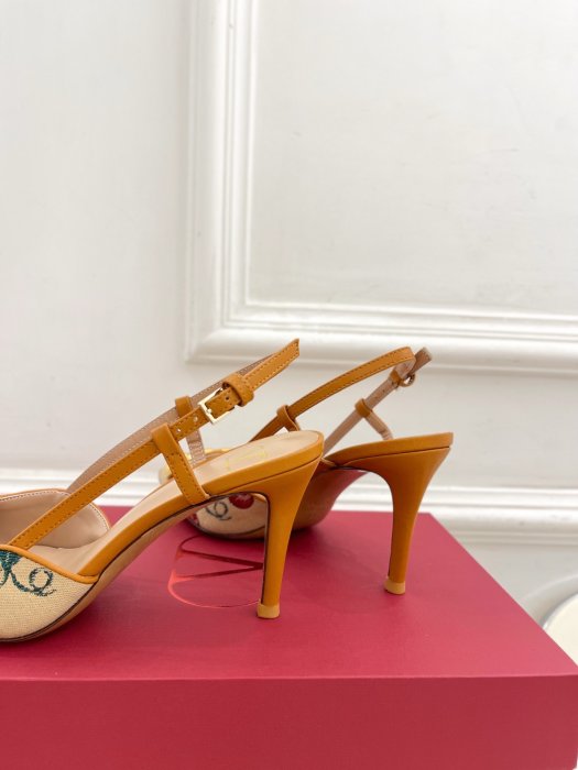 Босоножки фото 8