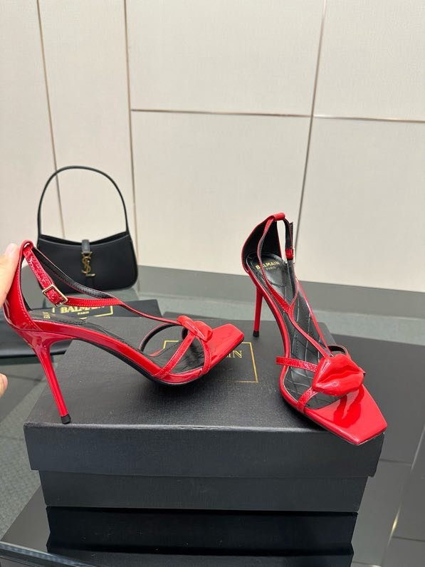 Sandals on high heel фото 3