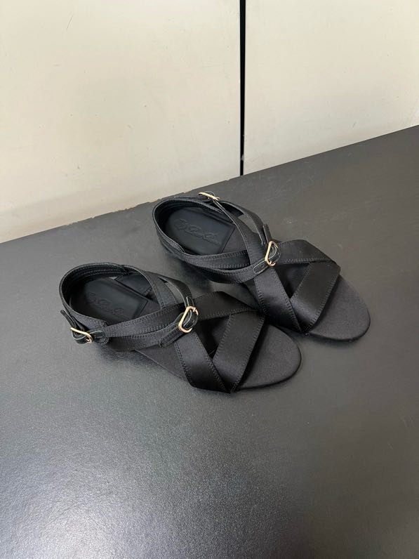 Сандалі жіночі фото 3