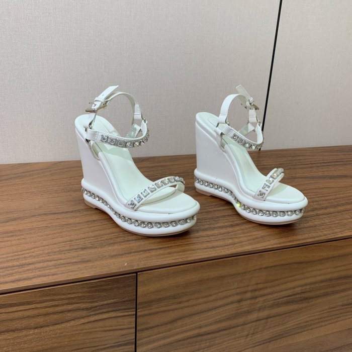 Босоножки фото 4