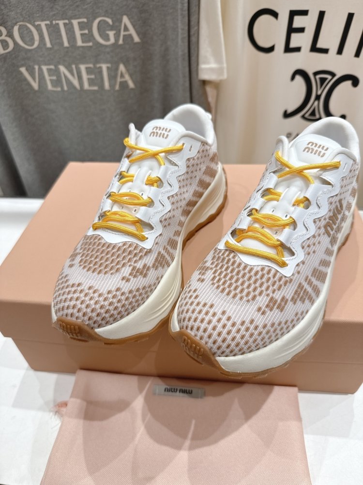 Кроссовки женские фото 7