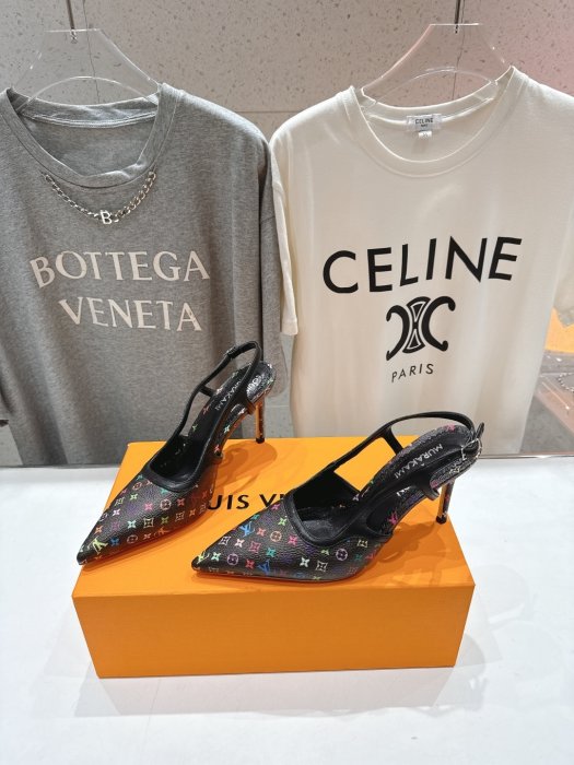 Босоножки фото 3