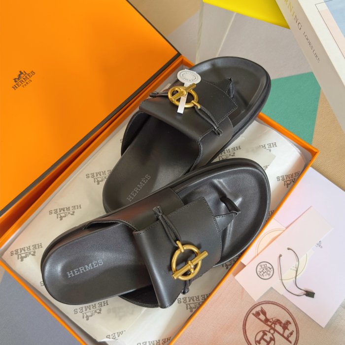 Шлепанцы женские фото 4