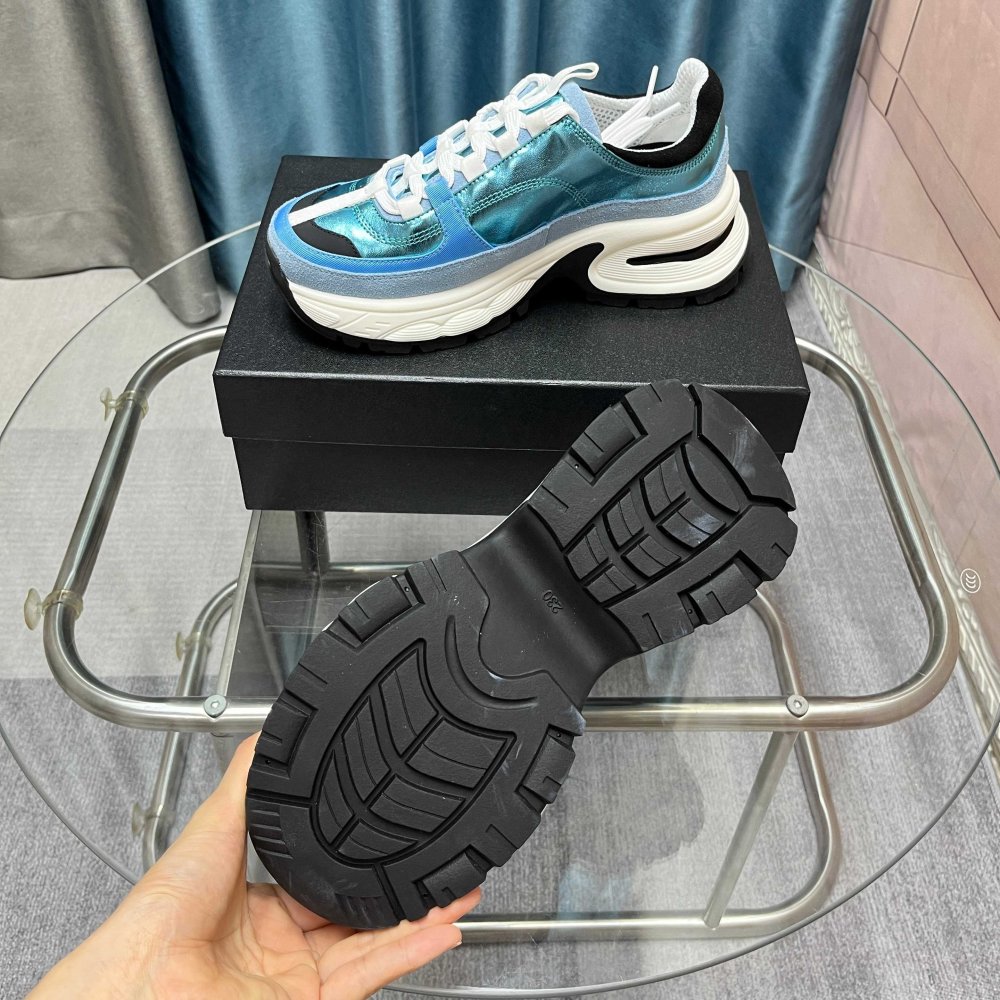 Кроссовки женские фото 9