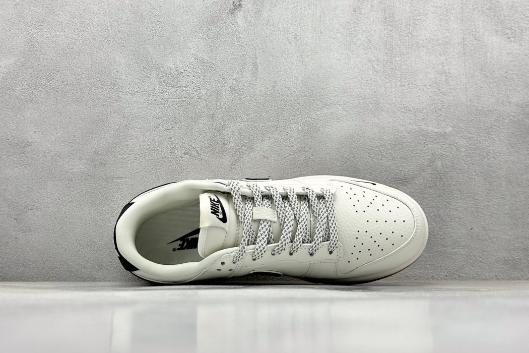 Кроссовки Supreme x Nk SB Dunk Low фото 3