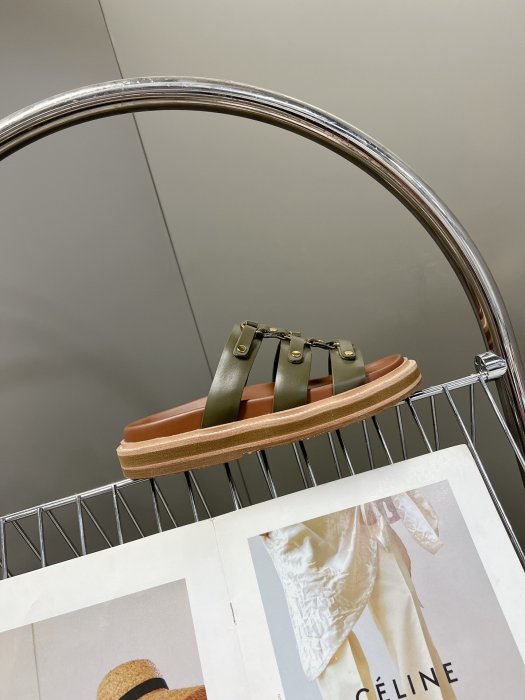 Шлепанцы фото 6