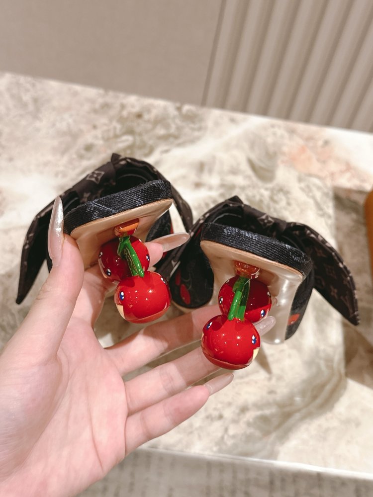 Босоніжки фото 5