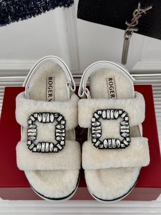 Sandals on fur фото 4