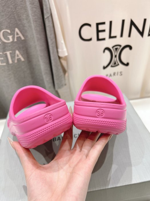 Шлепанцы фото 8