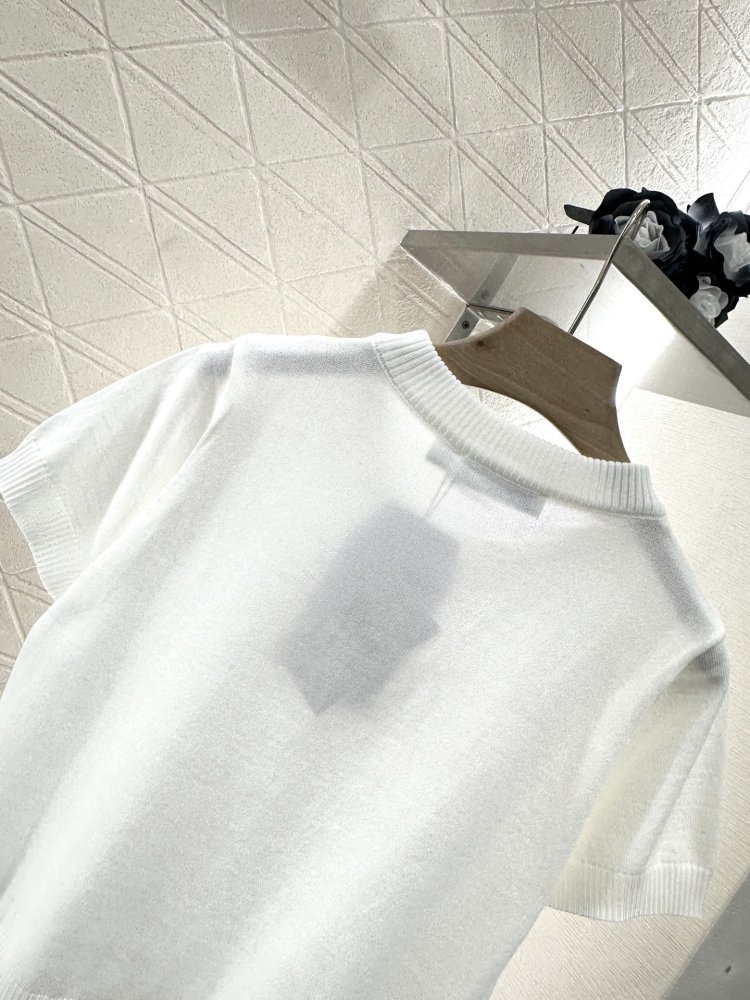 Футболка жіноча фото 4